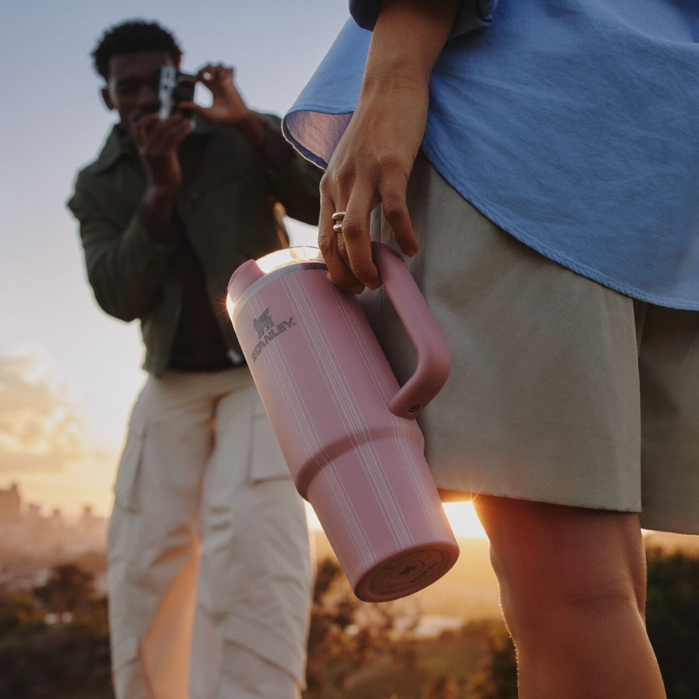 Quencher 吸管隨手杯2.0 | 0.88L | 蜜桃織紋