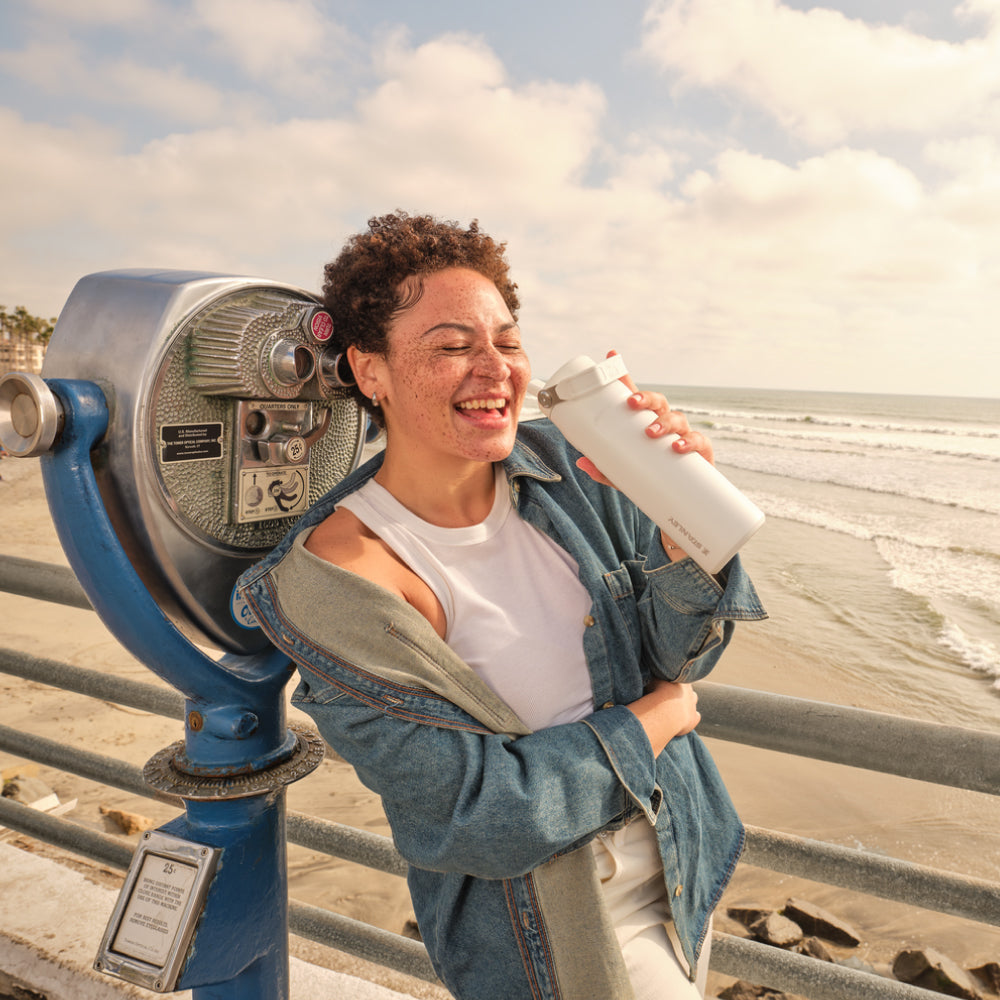 Aerolight 輕重力摺疊吸管杯  | 0.7L | 冰雪白