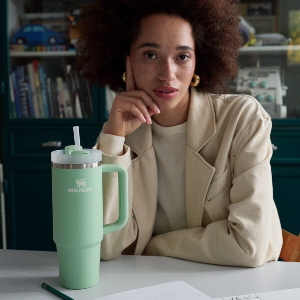 Quencher 冒險系列 吸管隨手杯2.0 | 0.88L | 開心果綠